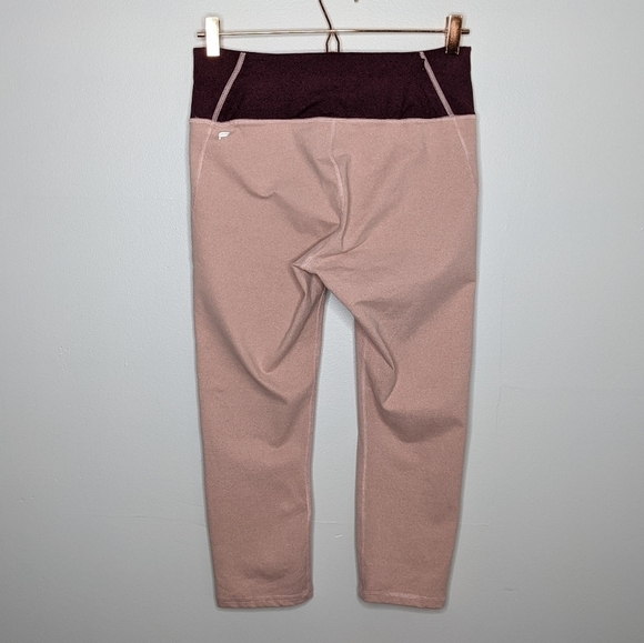 ✨3/$15 Fabletics pink purple workout legging L/XL - Picture 7 of 8